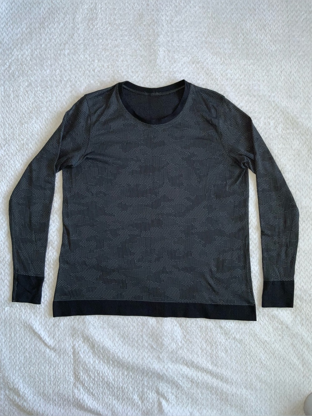 Lululemon Swiftly Breathe Long Sleeve Shirt